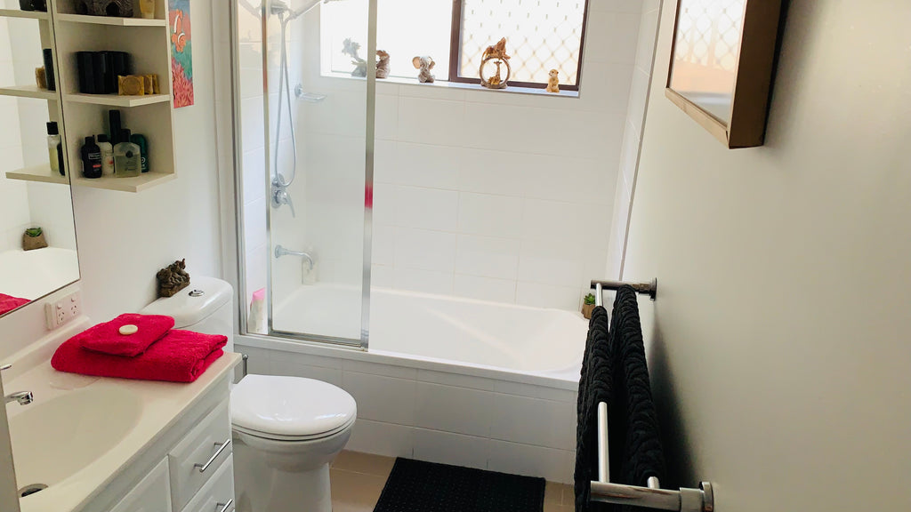 St. Lucia 4067 - Brisbane VIP Hosting - Own Private Bathroom and Healthy Meals daily