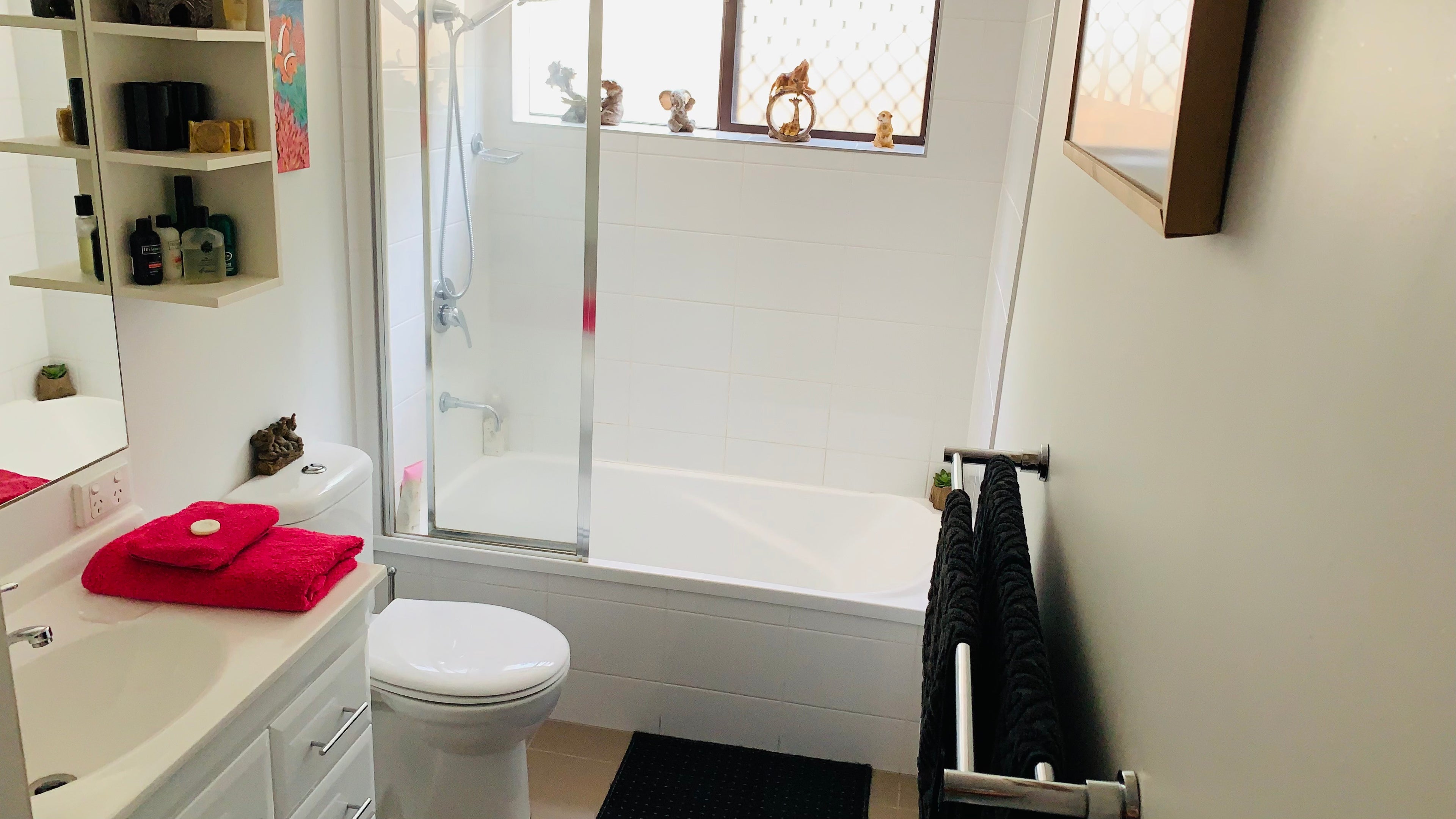 St. Lucia 4067 - Brisbane VIP Hosting - Own Private Bathroom and Healthy Meals daily